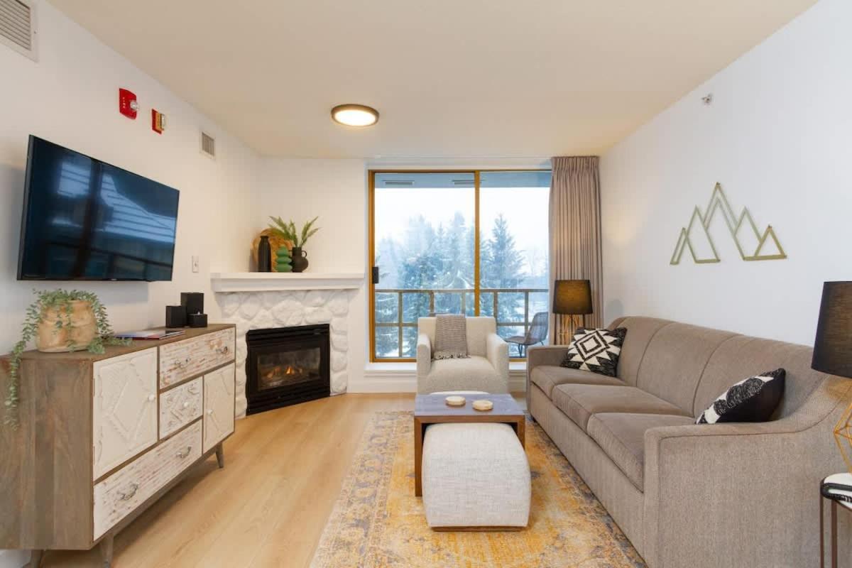 Renovated 1Bed-1Bath In Village With Pool, Hot Tub, And Sauna Whistler Buitenkant foto
